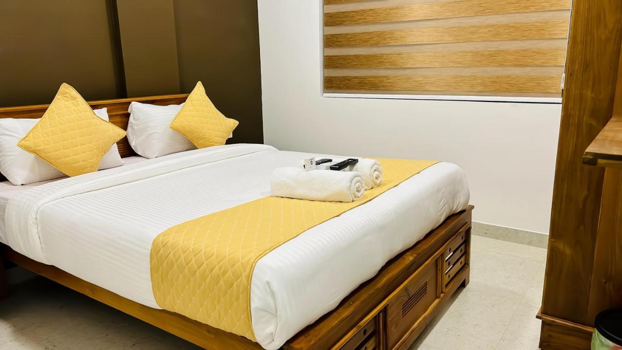 Emerald Inn Kochi Exteriör bild