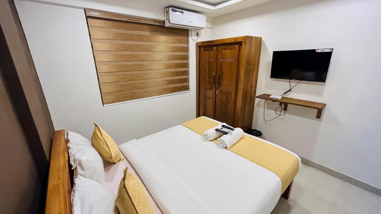 Emerald Inn Kochi Exteriör bild