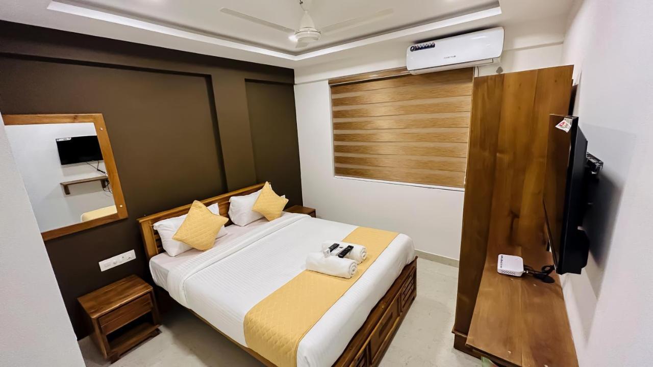 Emerald Inn Kochi Exteriör bild