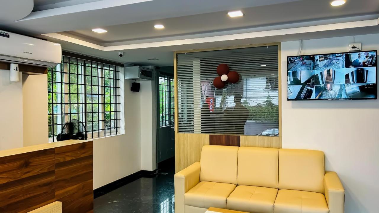 Emerald Inn Kochi Exteriör bild